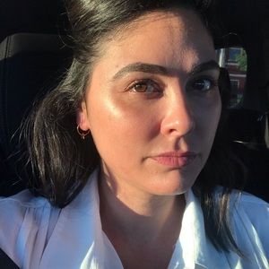 Meet your Posher, Nevie